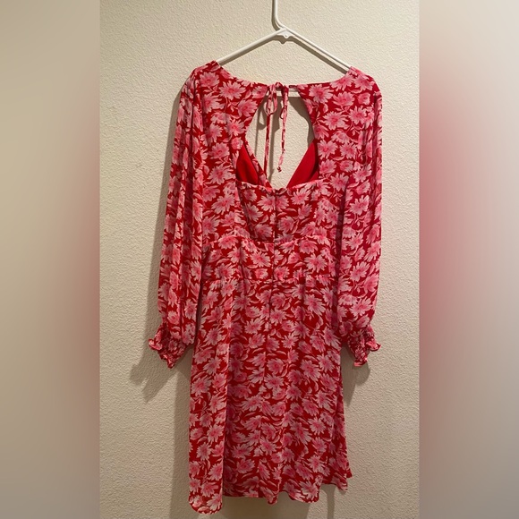 Julia Jordan Red Floral V-Neck Long Sleeve Twisted Front Mini Dress Size 12 - Picture 4 of 8